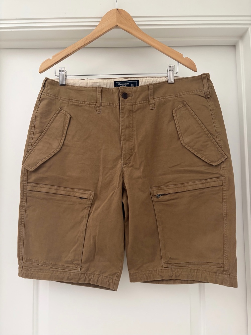 NWT Abercrombie & Fitch Tan Men's Cargo Zip Pocket Shorts Size 36
